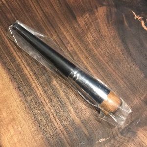 Younigue liquid foundation brush